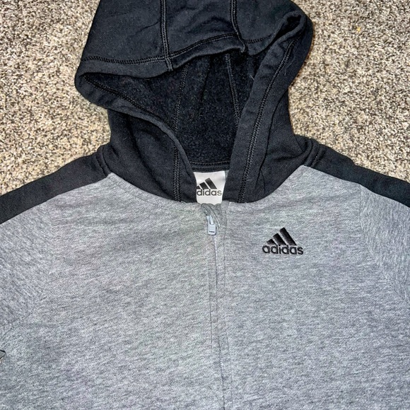 2 Adidas pull over hoodies size boys 6 & 8 - Picture 3 of 12